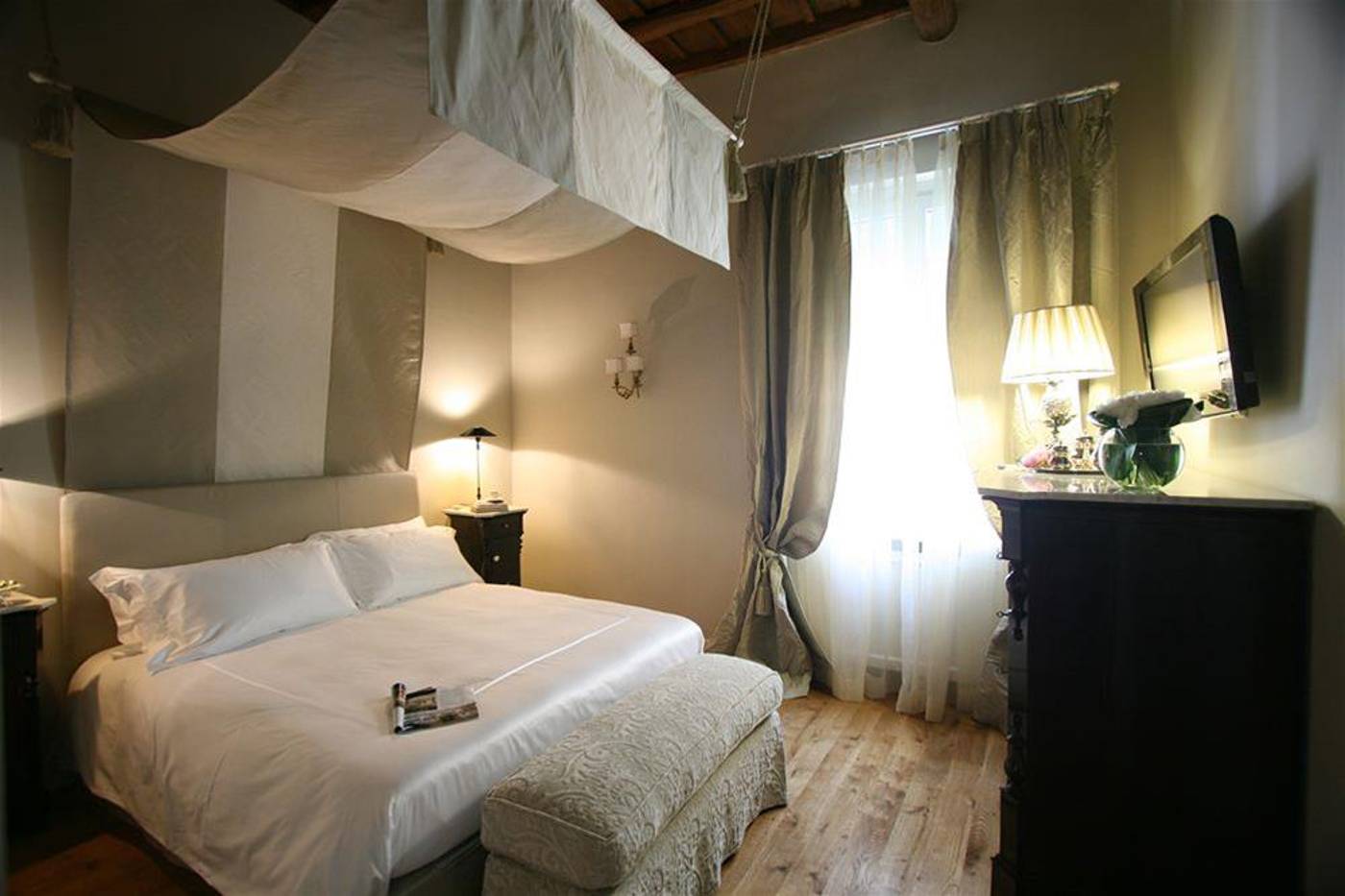 Crossing-Condotti-General-view-34