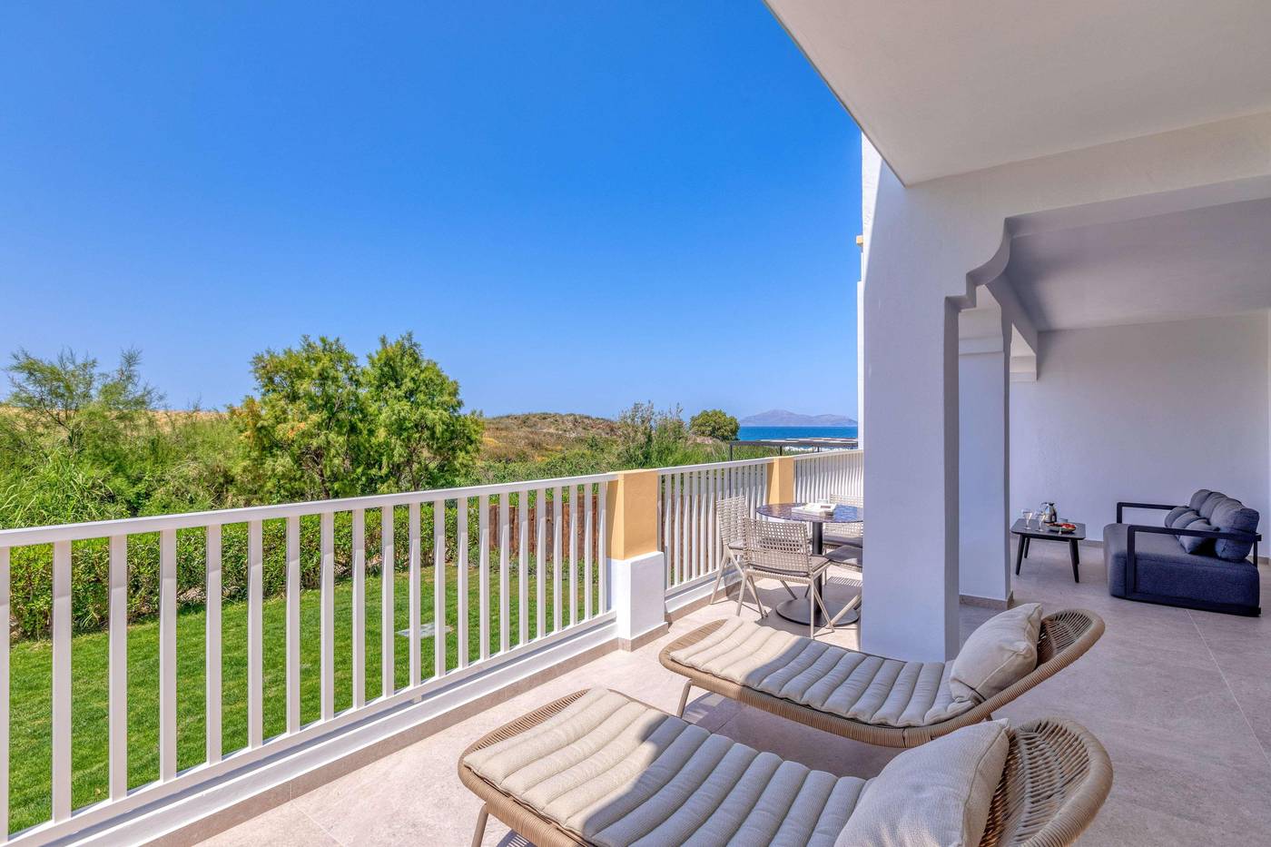 Neptune-Hotels---Resort--Convention-Centre---Spa-Room-100