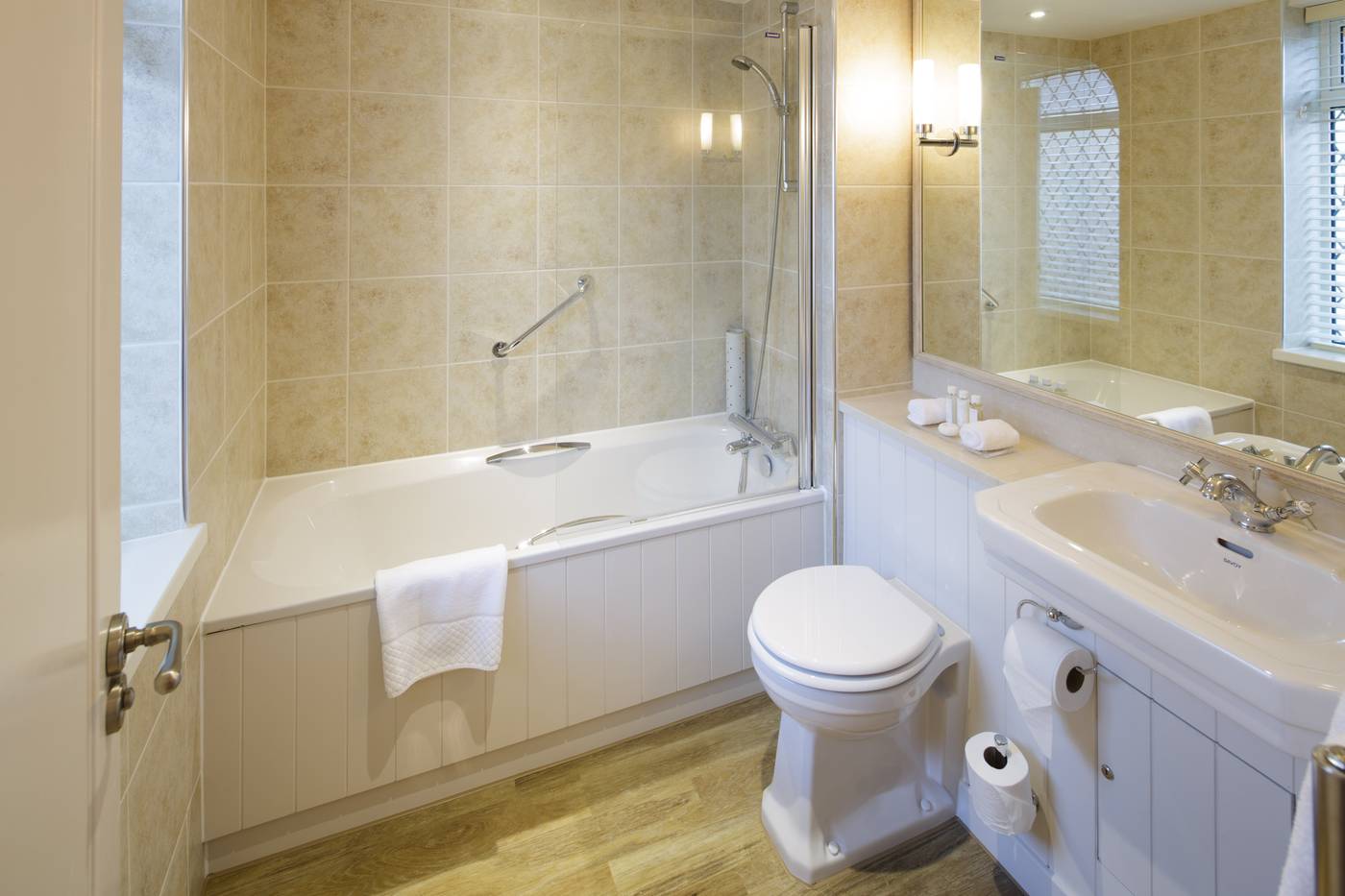 Greenhills-Country-Hotel-Room-29