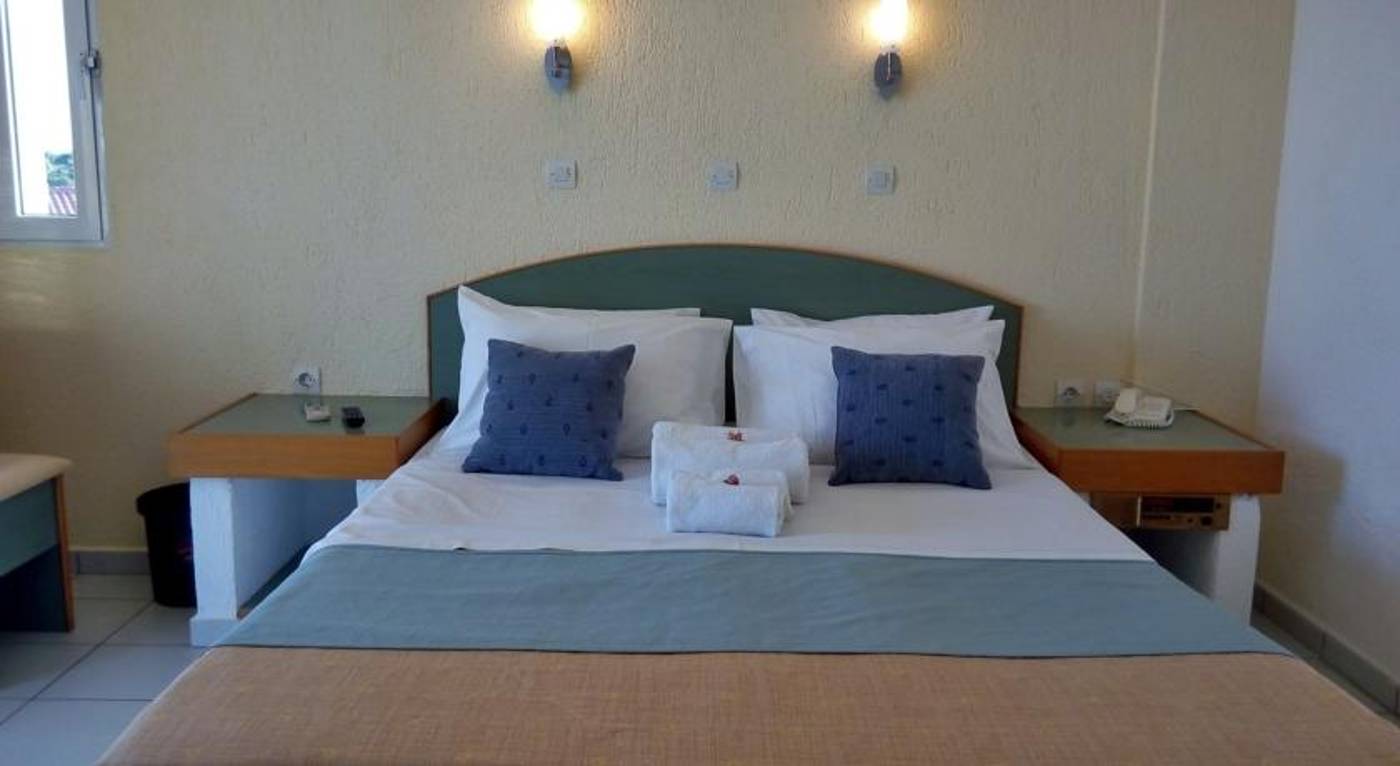 Porto-Skala-Hotel-and-Village-Room-11