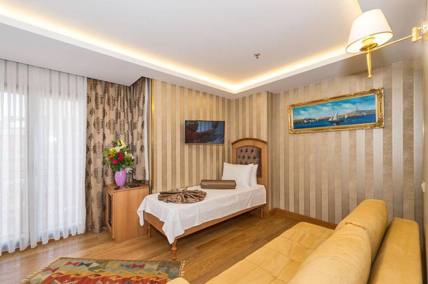 Aprilis-Gold-Hotel-Room-27
