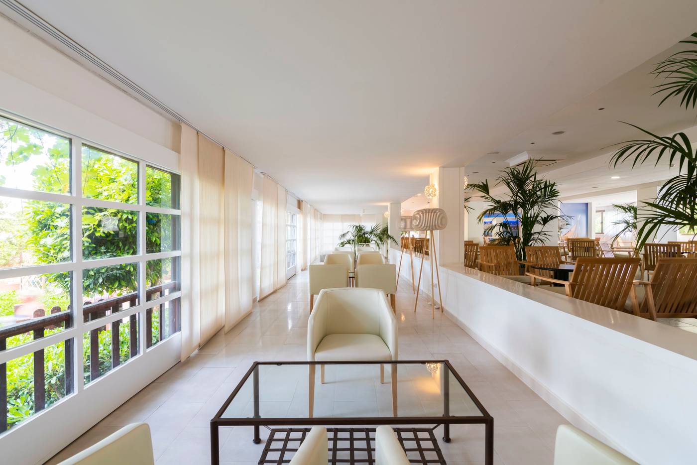 Azuline-Hotel-Bergantin-Lobby-53