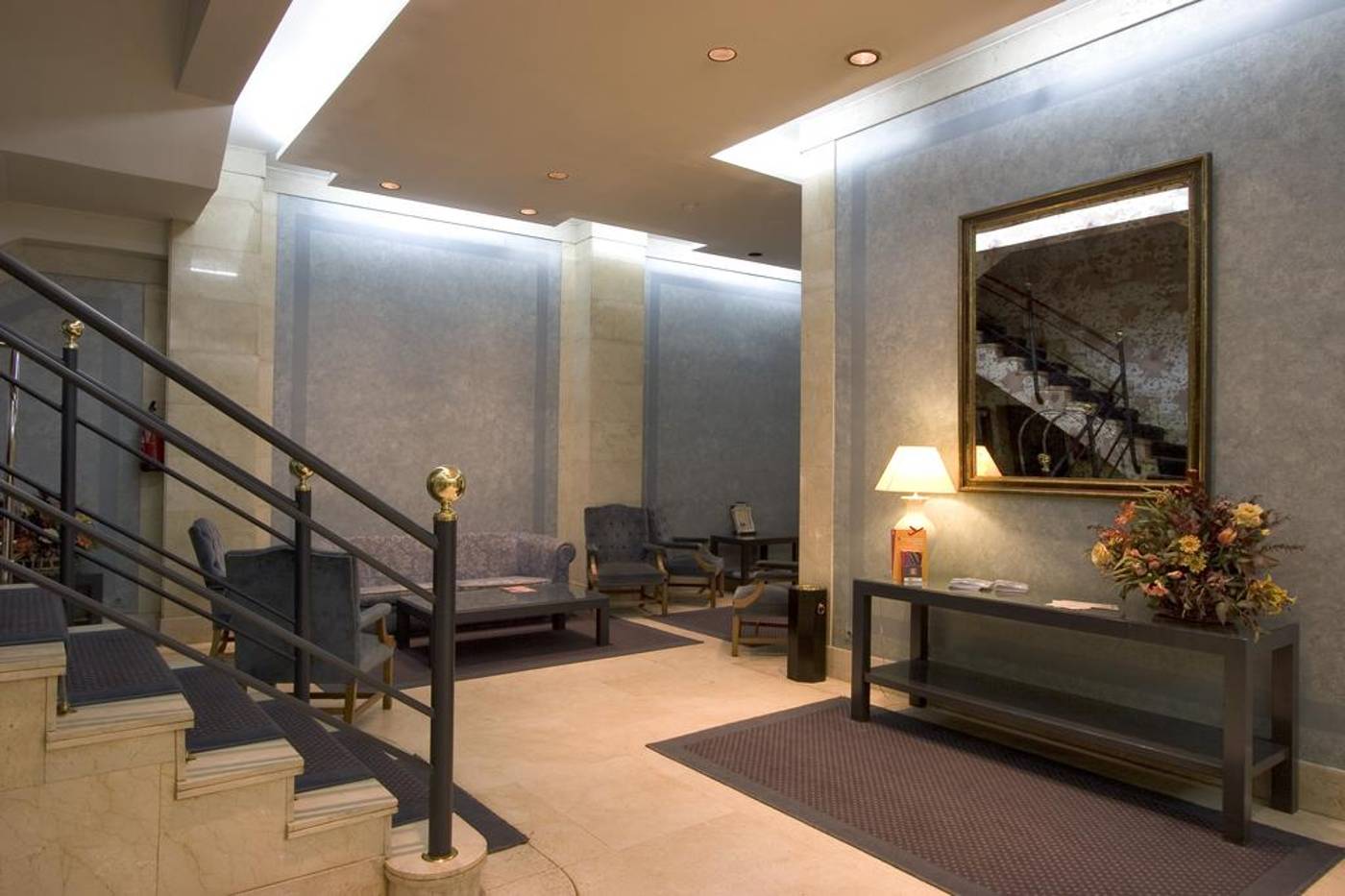 Espahotel-Plaza-de-Espana-Lobby-7
