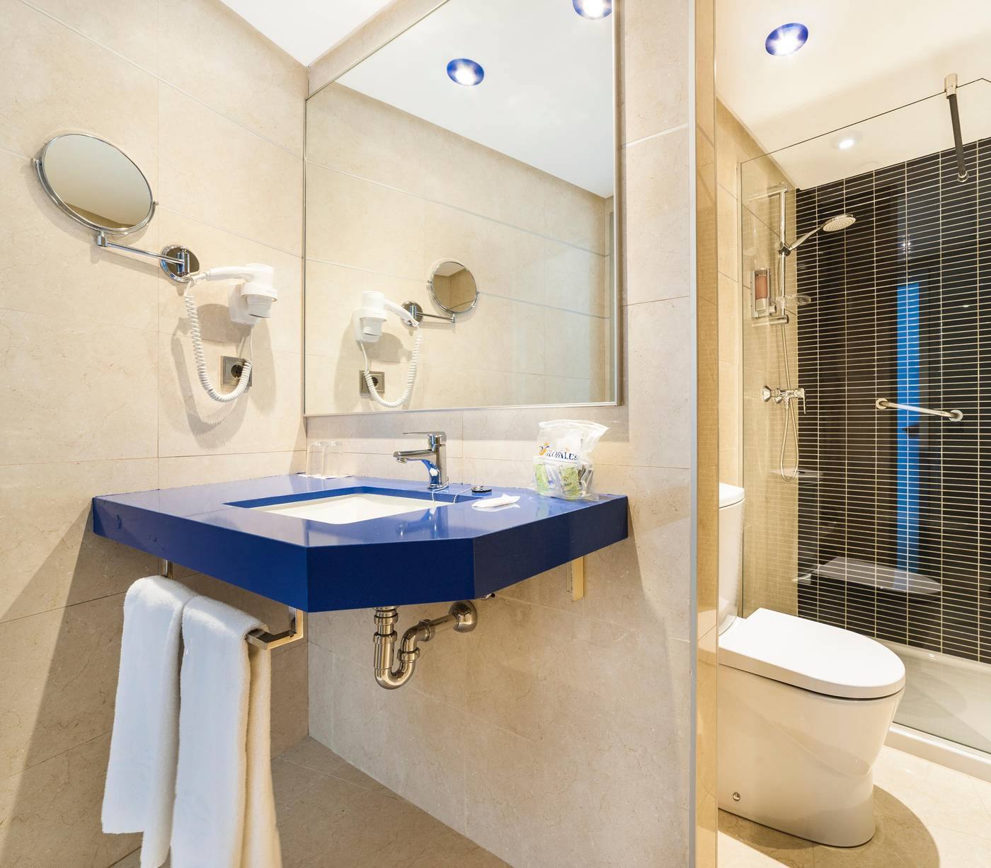 Globales-Playa-Estepona-Room-37