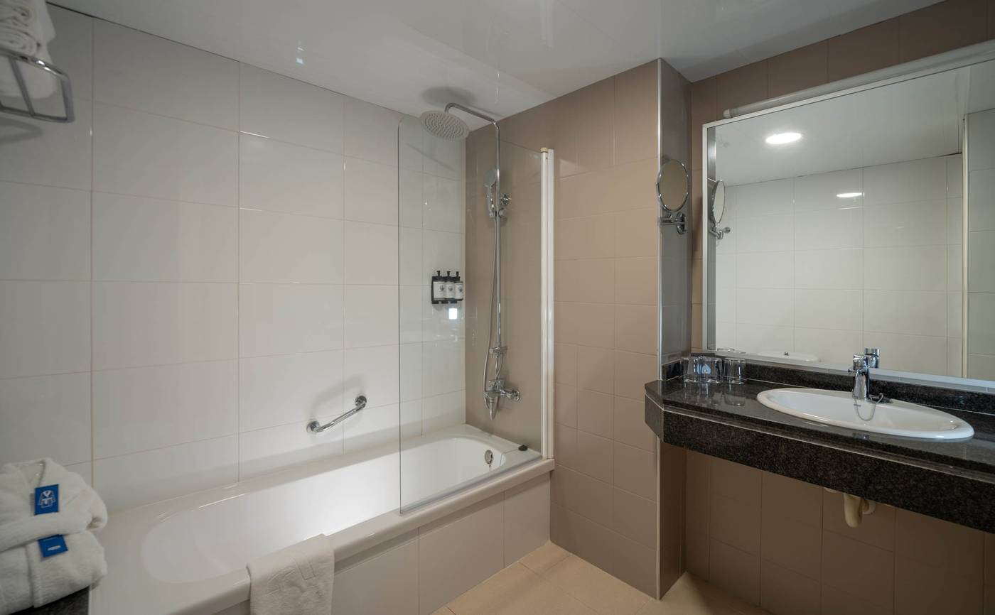 Aqua-Hotel-Montagut-Suites-Room-50