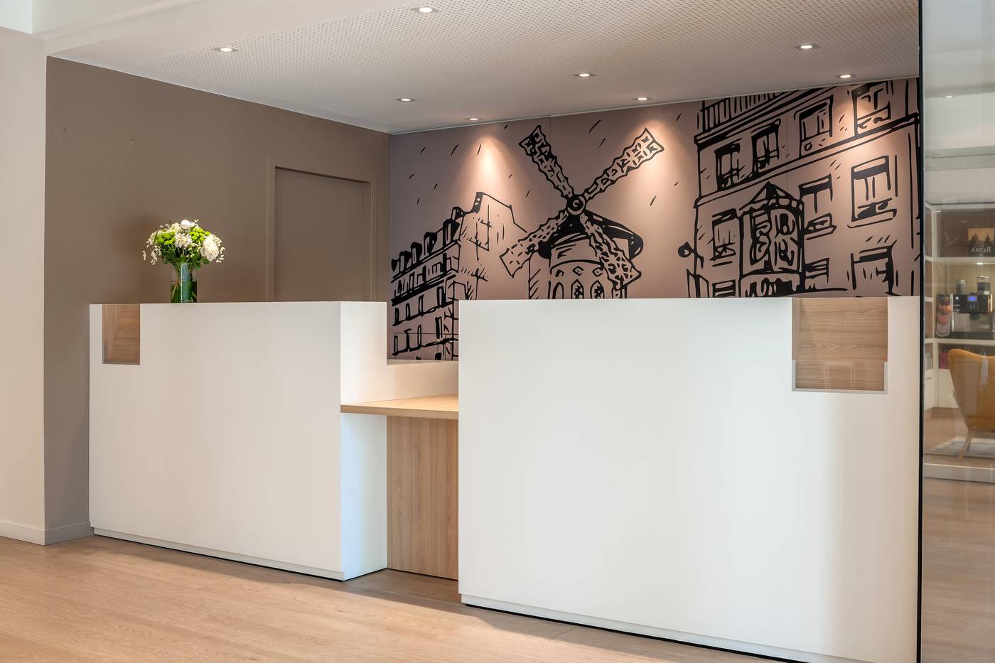 Citadines-Montmartre-Paris-Lobby-12