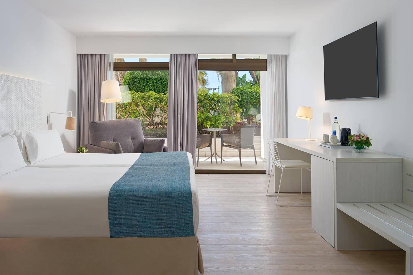 Dunas-Don-Gregory-Room-13