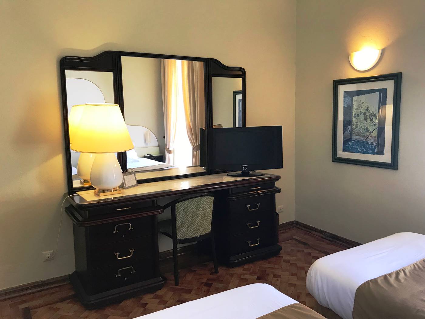 Hotel-De-Moura-Room-11