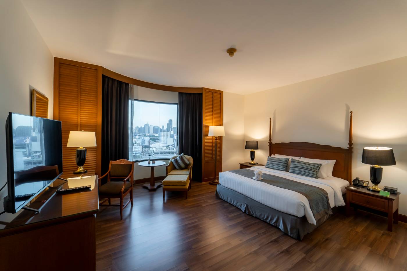 Century-Park-Room-36