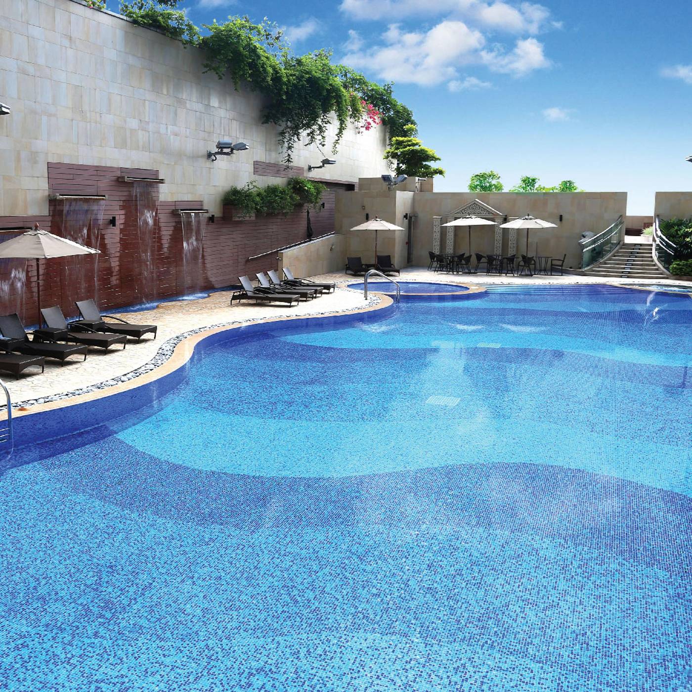 Harbour-Plaza-8-Degrees-Pool-24