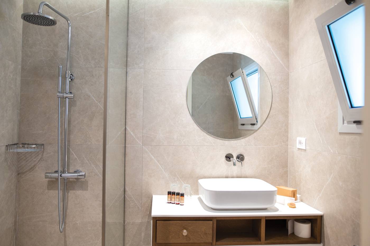 Atlantis-Hotel-Room-73