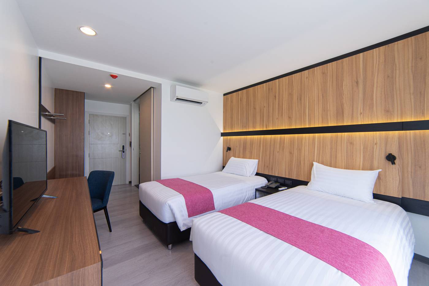 Gate43-Airport-Hotel-Room-12