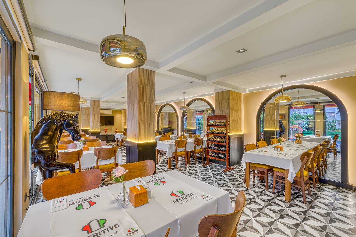 Big-Blue-Suite-Hotel-Restaurant-54