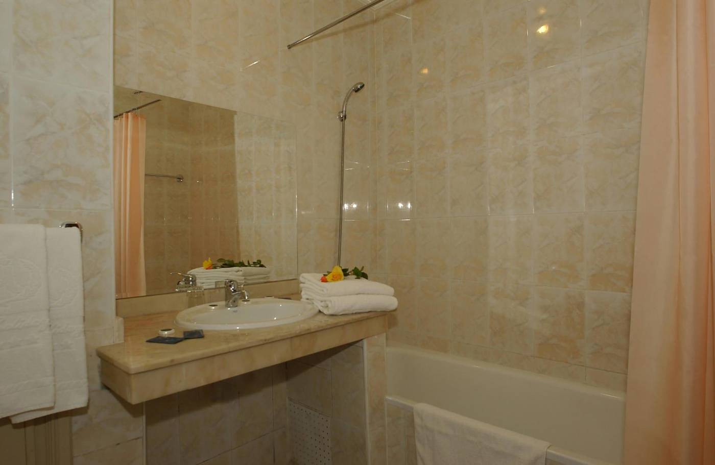 Imperial-Holiday---Spa-Room-34