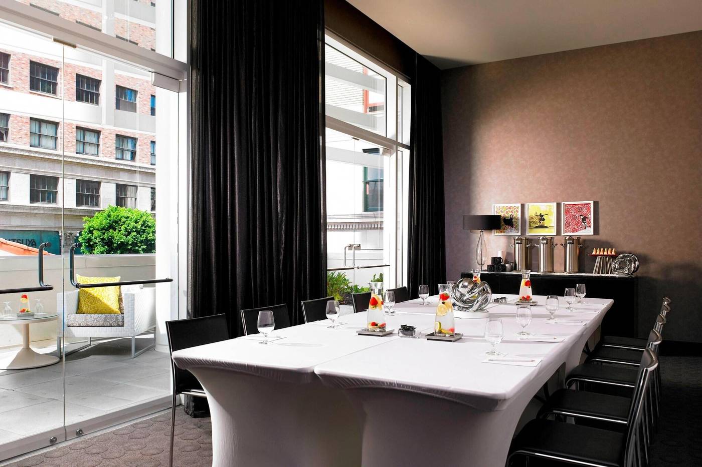 W-Hollywood-Conferences-21