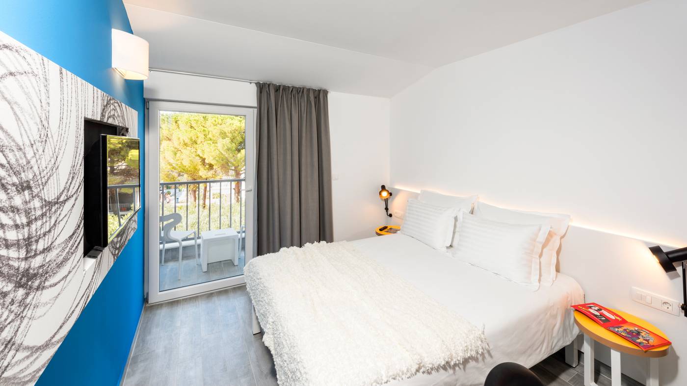 Pharos-Hvar-Bayhill-Hotel-Room-33