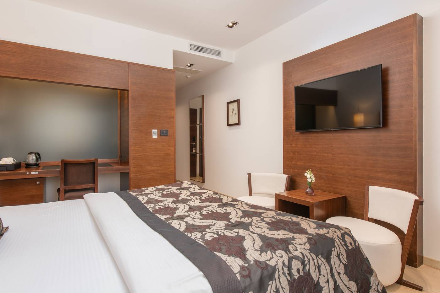 Hotel-Marmont-Heritage-Room-15