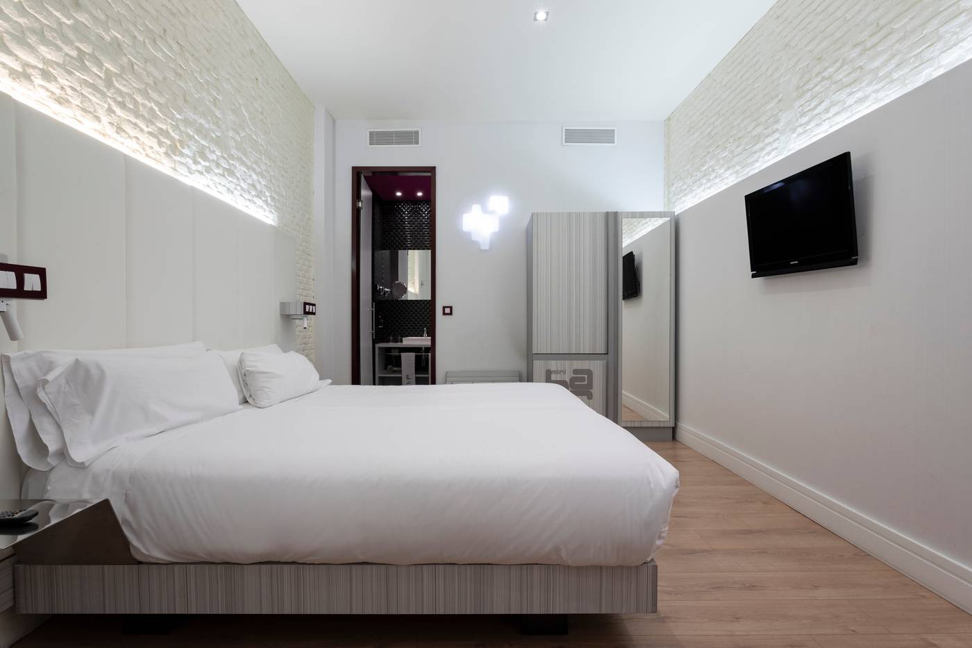 Petit-Palace-Lealtad-Plaza-Room-37