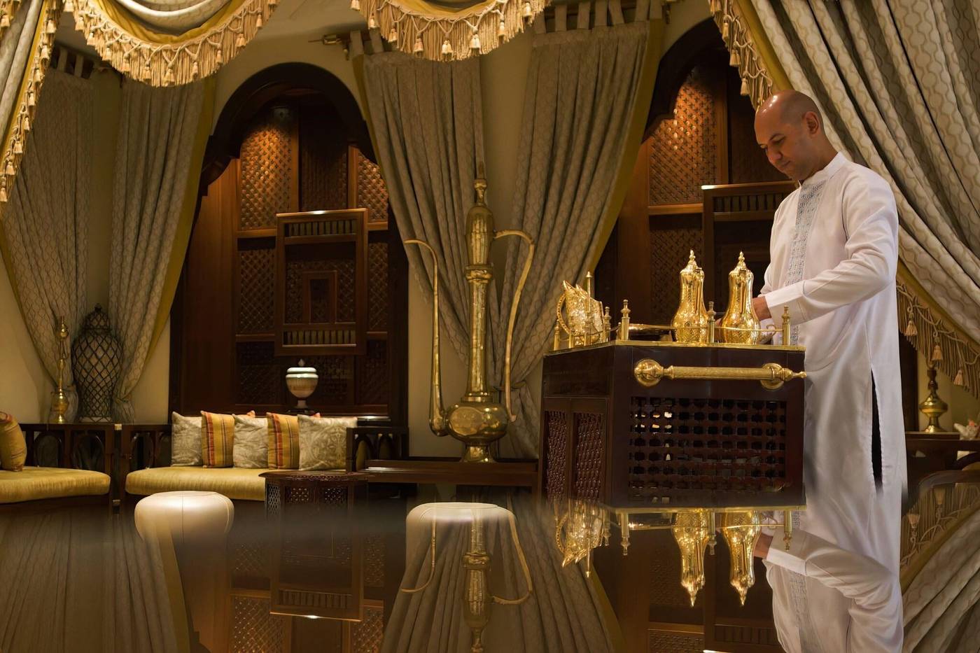 The-Ritz-Carlton--Dubai-Restaurant-90