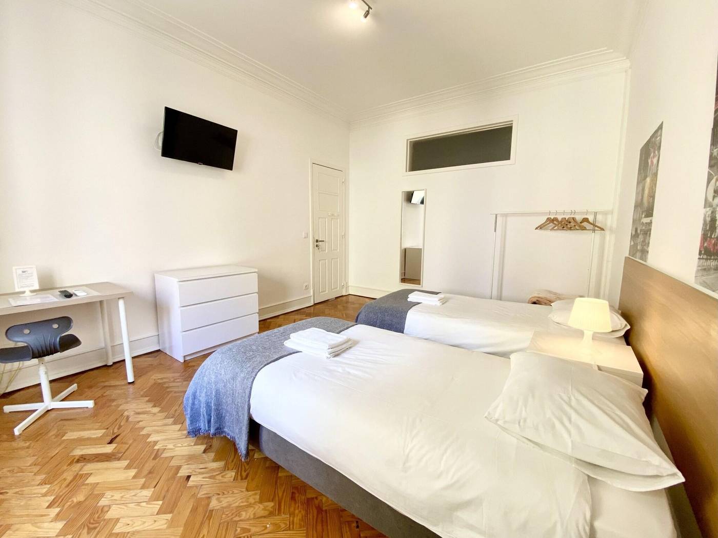 Home-Out-Rooms---Apartments-Room-51