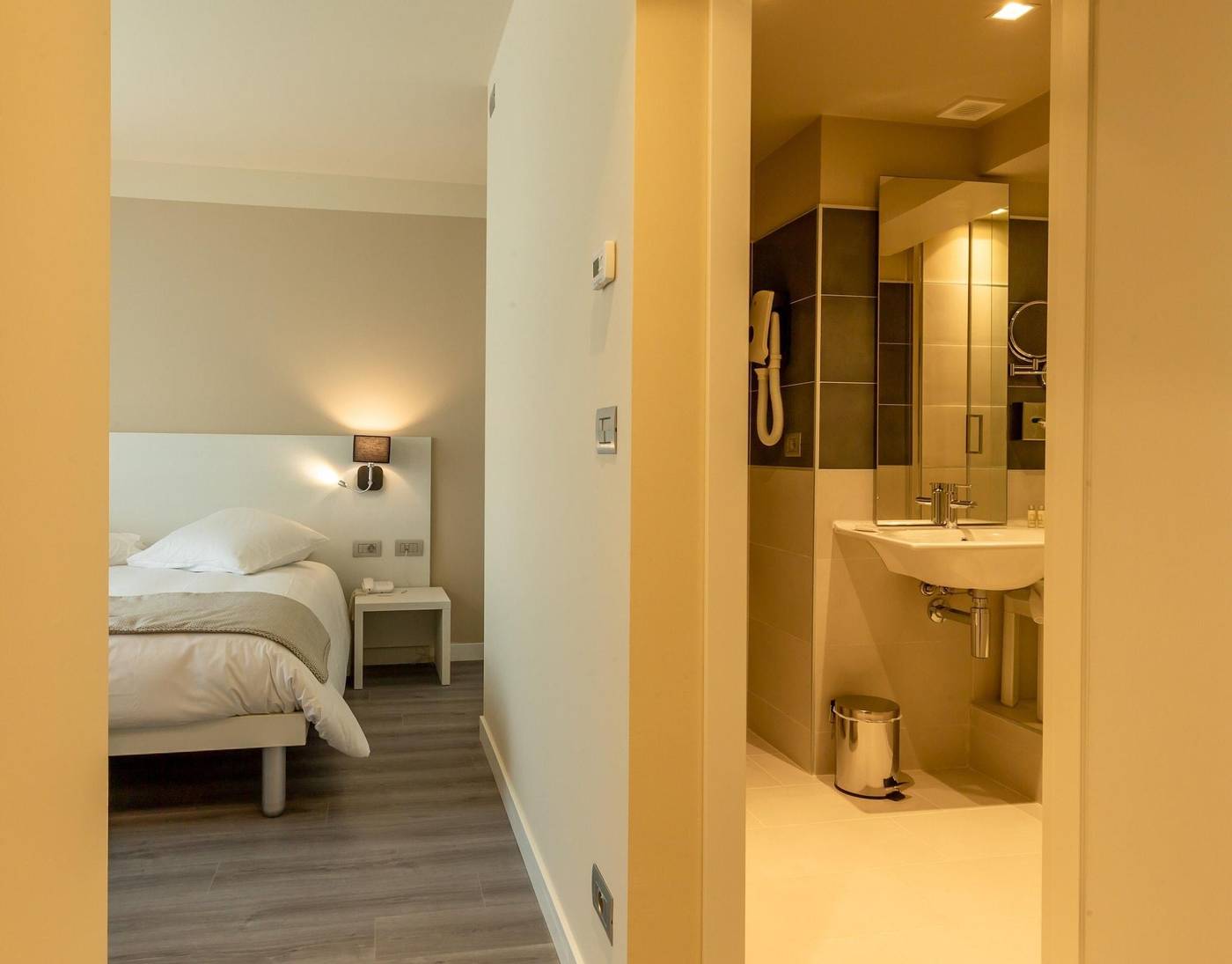 La Dolce Vita Hotel-France-MENTON-Room-7