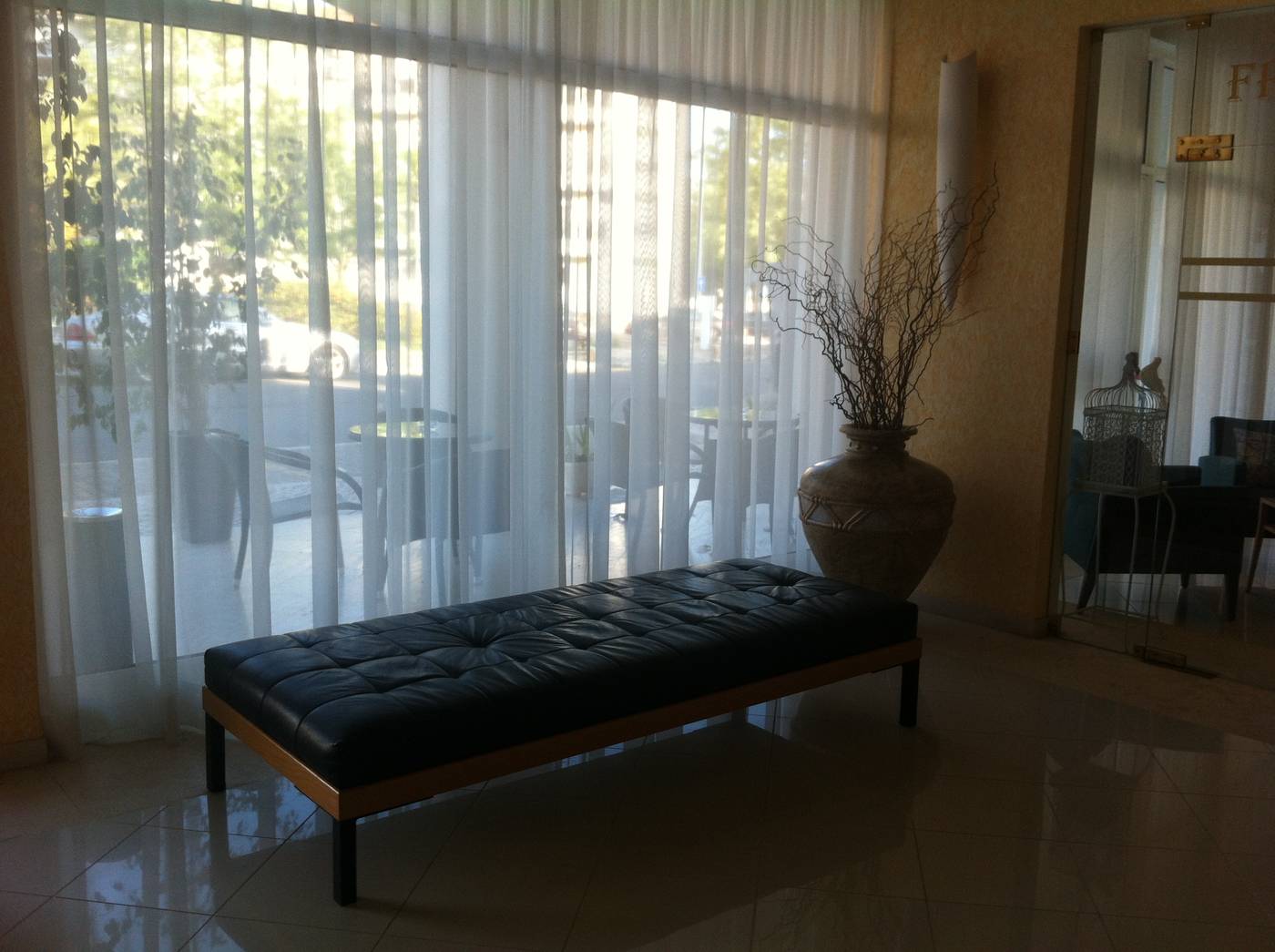 Francis-Portugal-BEJA-Lobby-4
