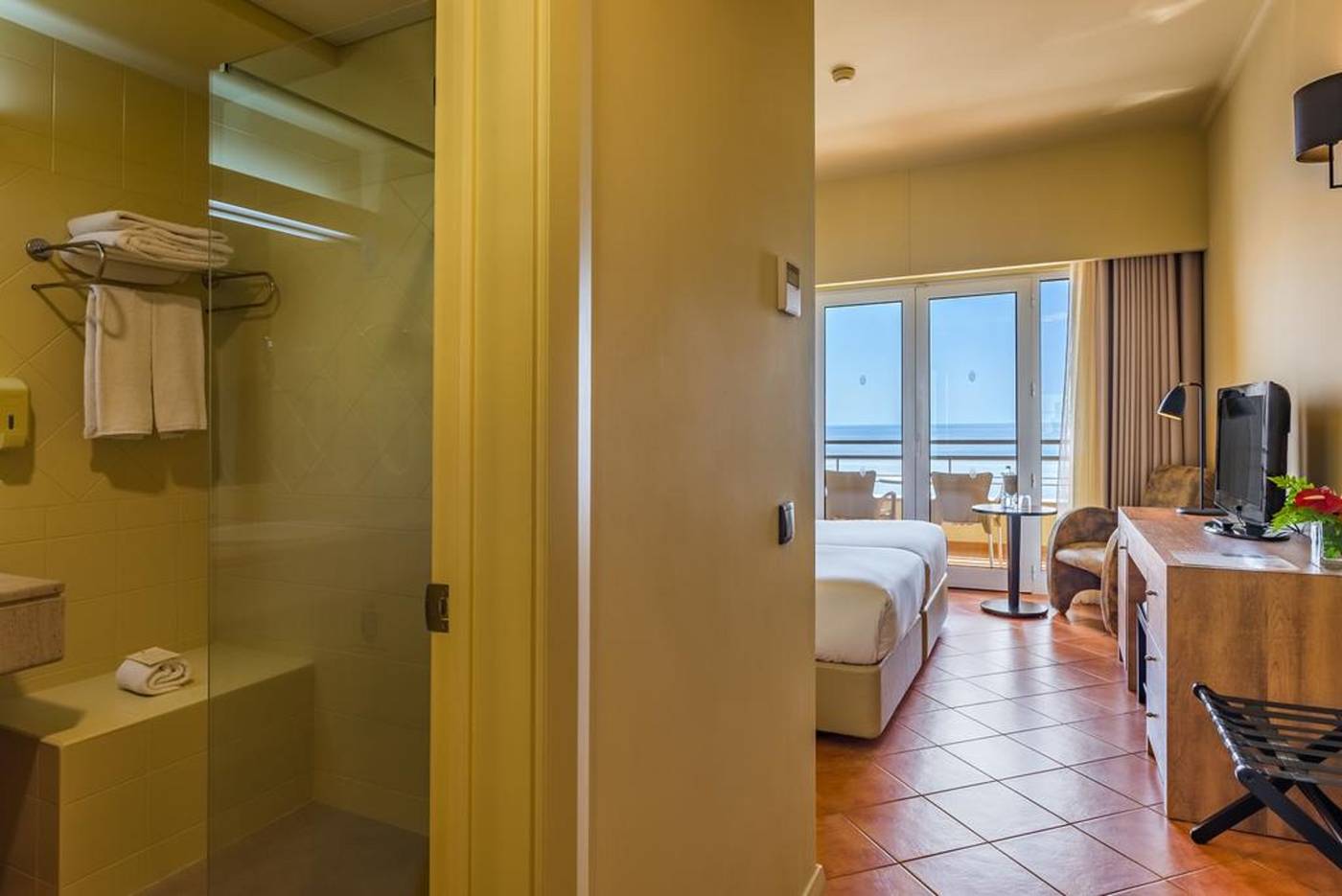 Calheta-Beach-Hotel-Room-18