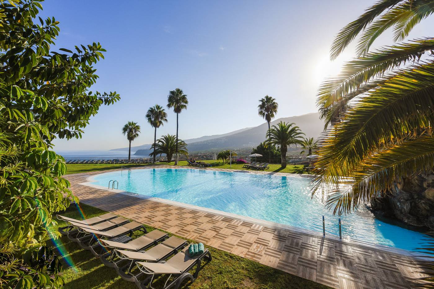 Hotel-Las-Aguilas-Tenerife-Affiliated-by-Melia-Pool-9