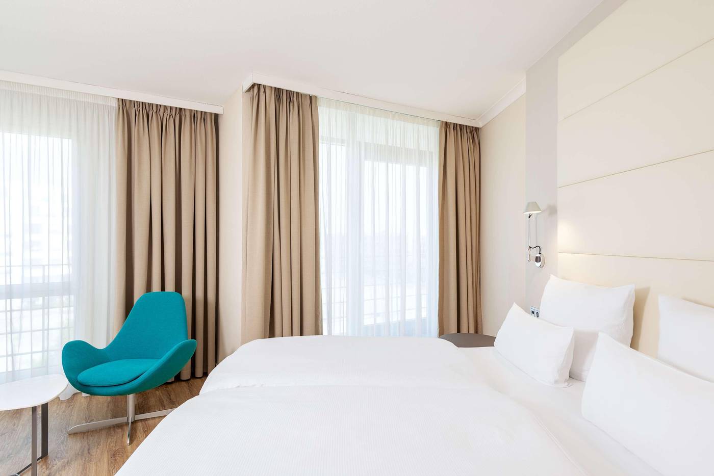 NH-Berlin-Alexanderplatz-Room-28