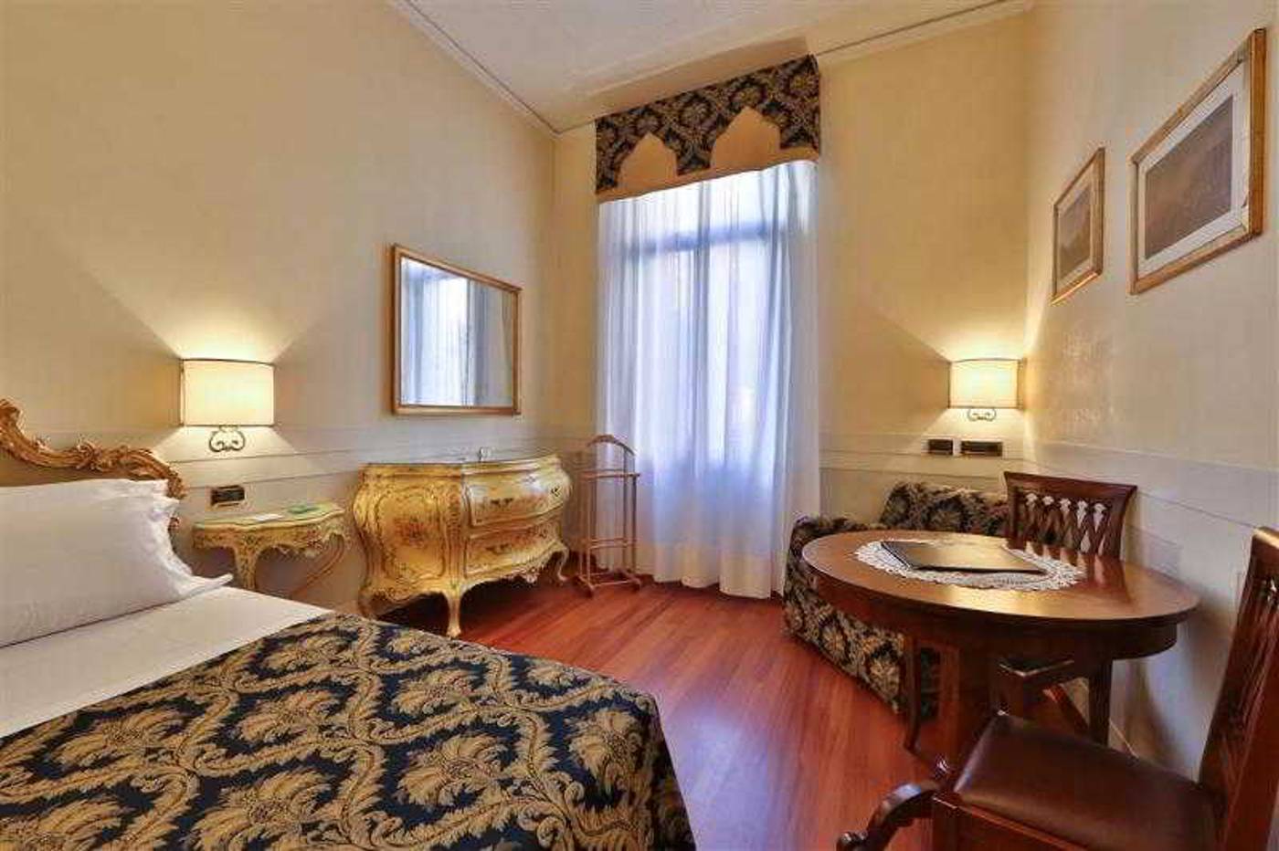 Unahotels-Ala-Venezia--Adults-16--General-view-74