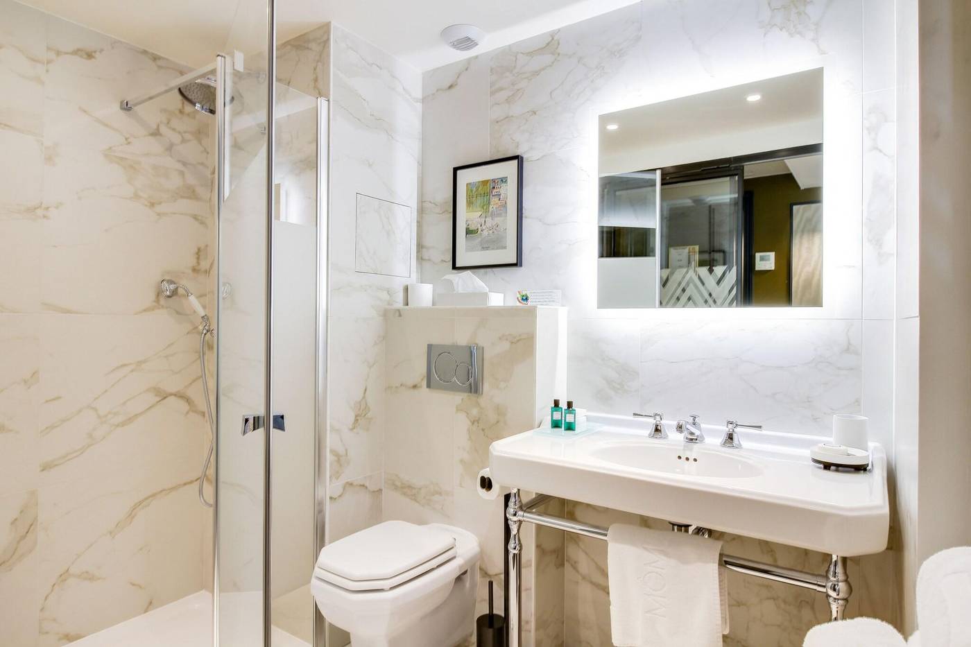 Mom-Art-Hotel-Room-17