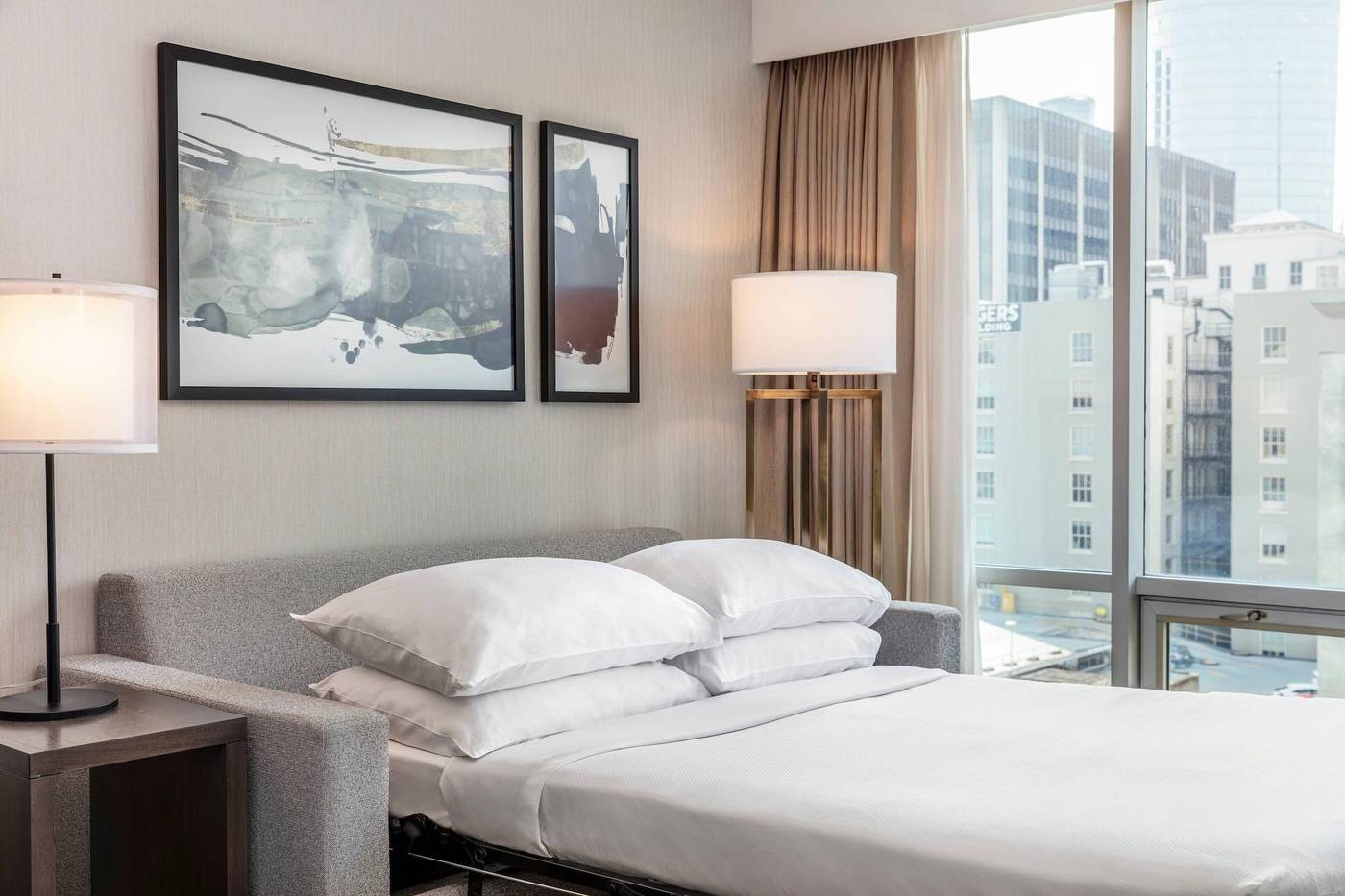 Delta-Hotels-By-Marriott-Vancouver-Downtown-Suites-Room-32