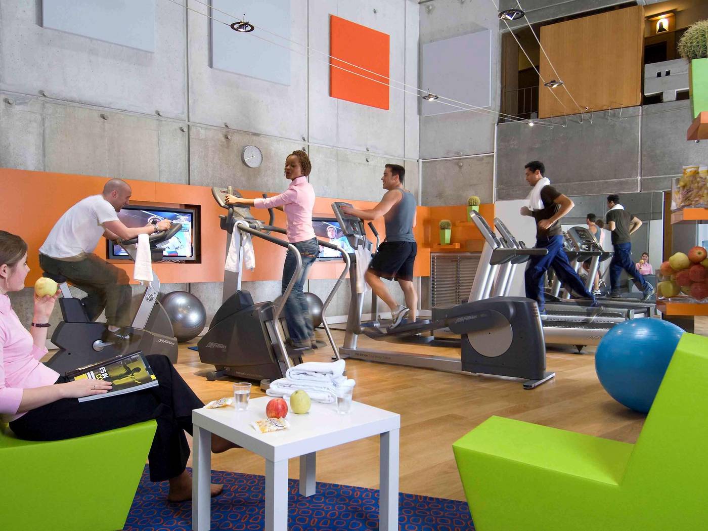 Novotel-Paris-Gare-de-Lyon-Sports-and-Entertainment-79