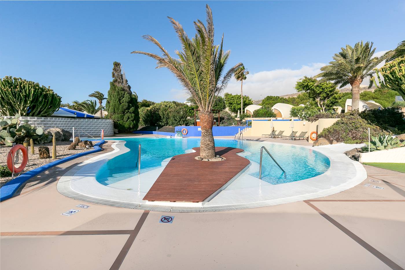 Risco-del-Gato-Suites-LIVVO-Senses-Collection-Pool-4