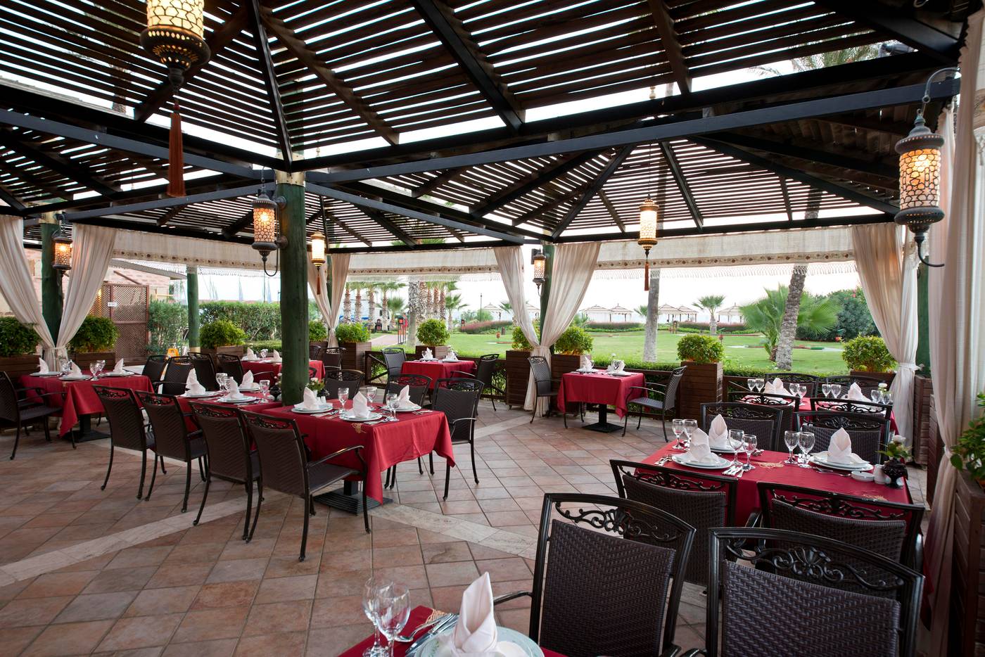 Limak-Arcadia-Sport-Resort-Restaurant-18