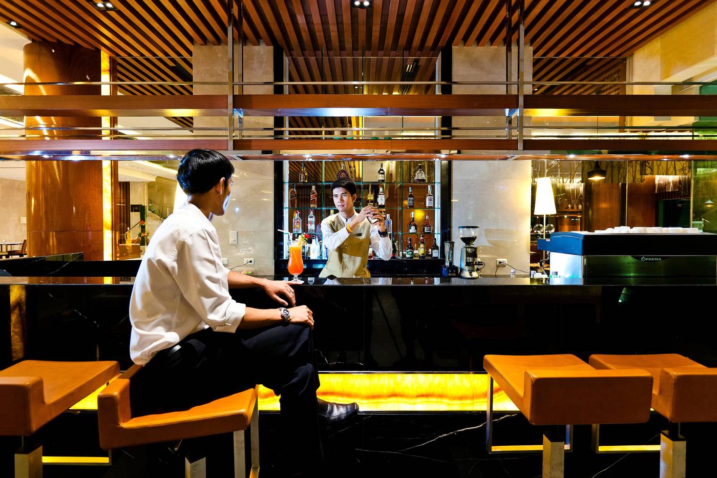 Royal-Princess-Larn-Luang-Bangkok-Bar-21