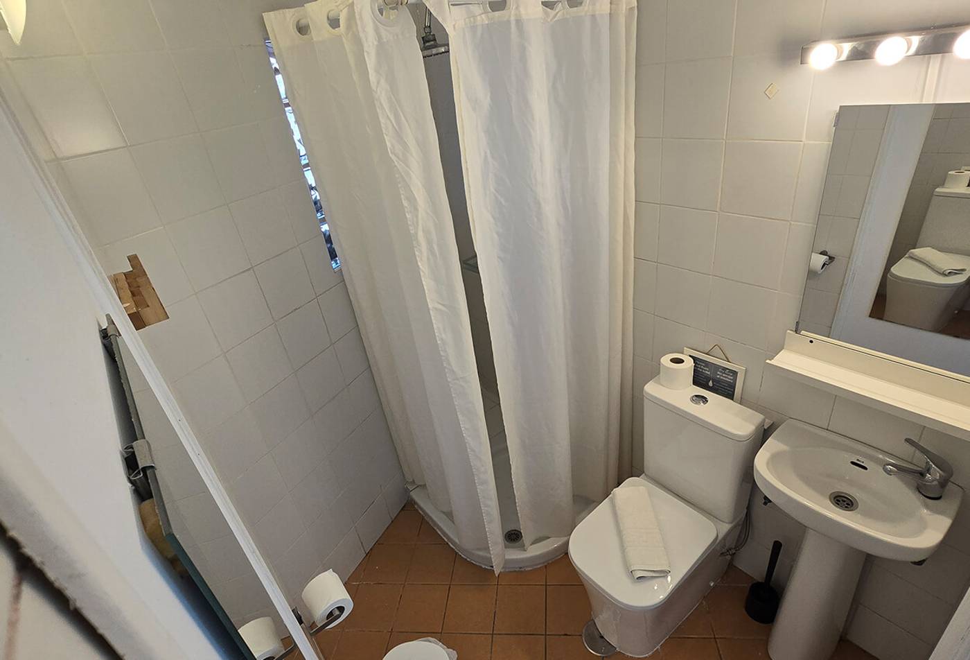 Villa-las-Flores-Room-17