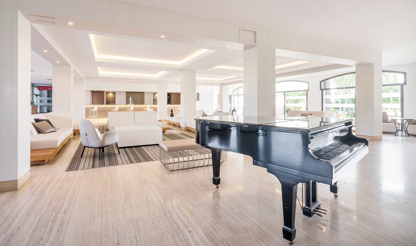 Ilunion-Islantilla-Lobby-45