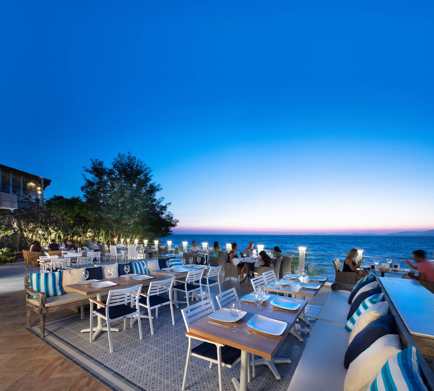 Charisma-De-luxe-Terrace-9