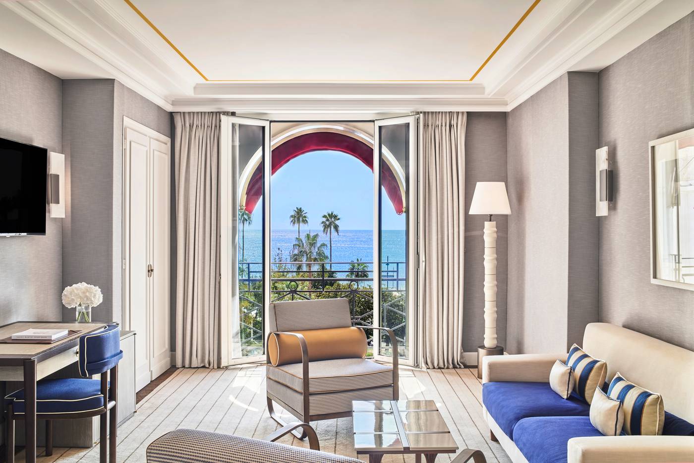 H----tel-Barri----re-Le-Majestic-Cannes-Room-25