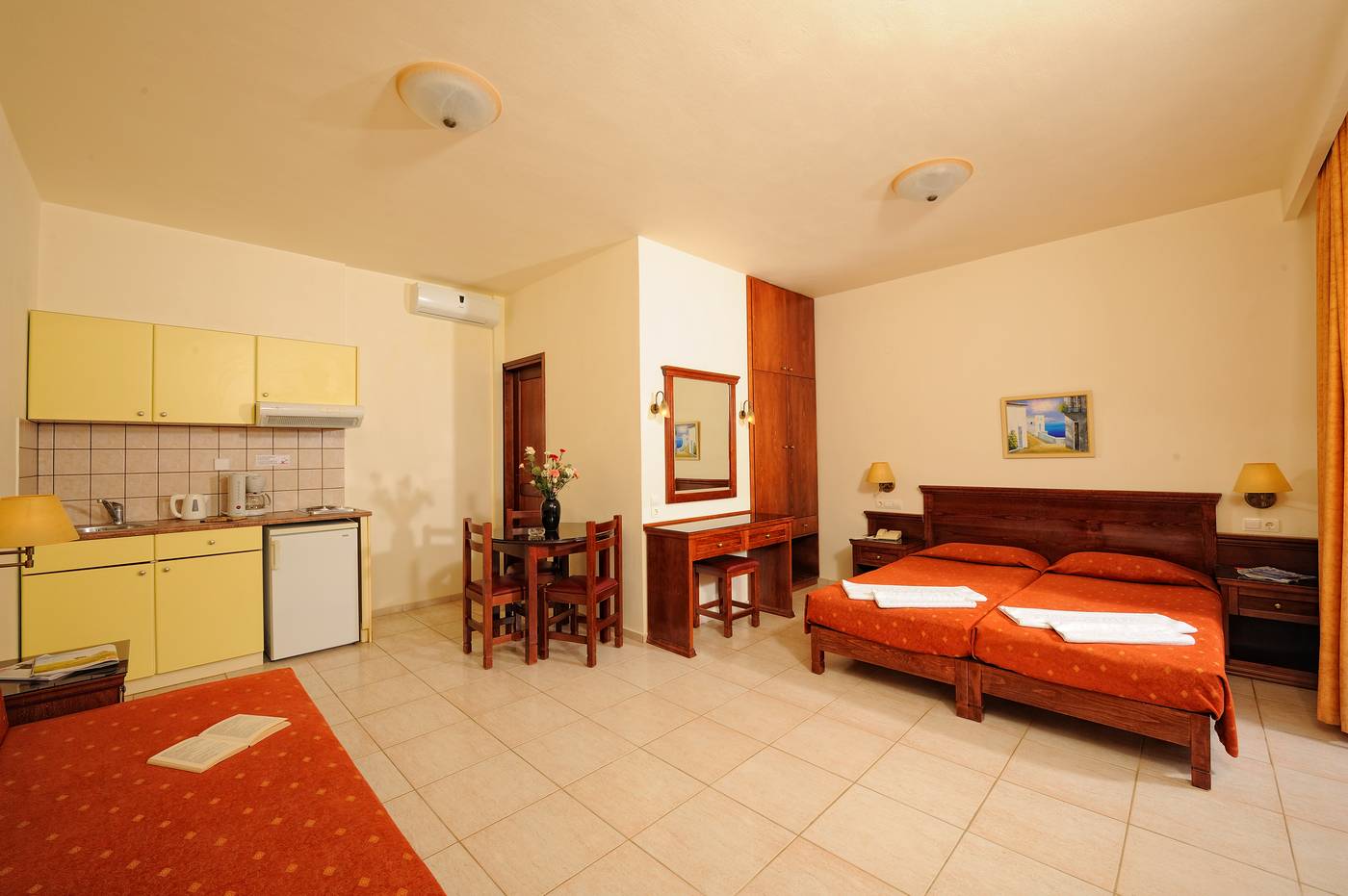 Maria-Lambis-Room-13