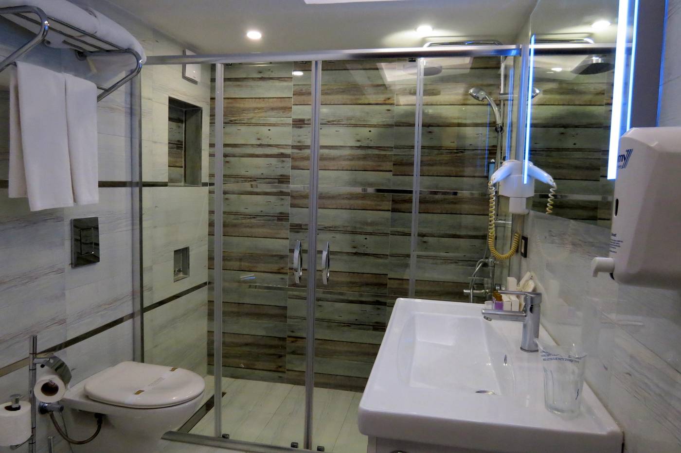 Tempo-Residence-Comfort-Room-29