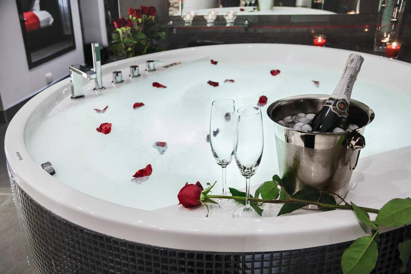 Komorowski-Luxury-Guest-Rooms-Room-21