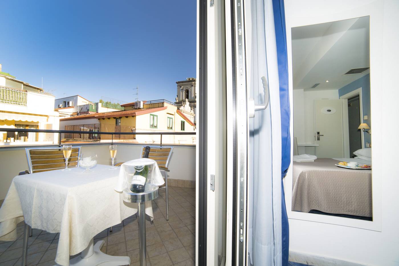 Club-Sorrento-Room-10