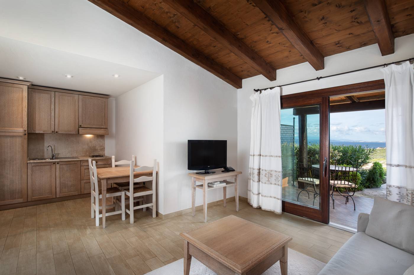Punta-Falcone-Resort-Room-14