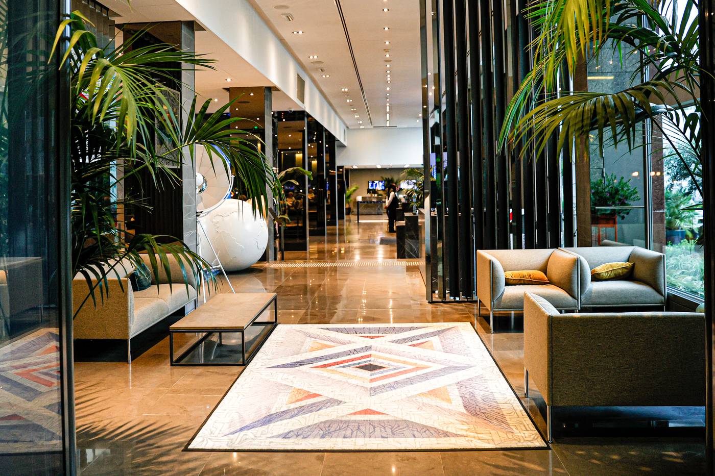 Pullman-Paris-Tour-Eiffel-Lobby-5