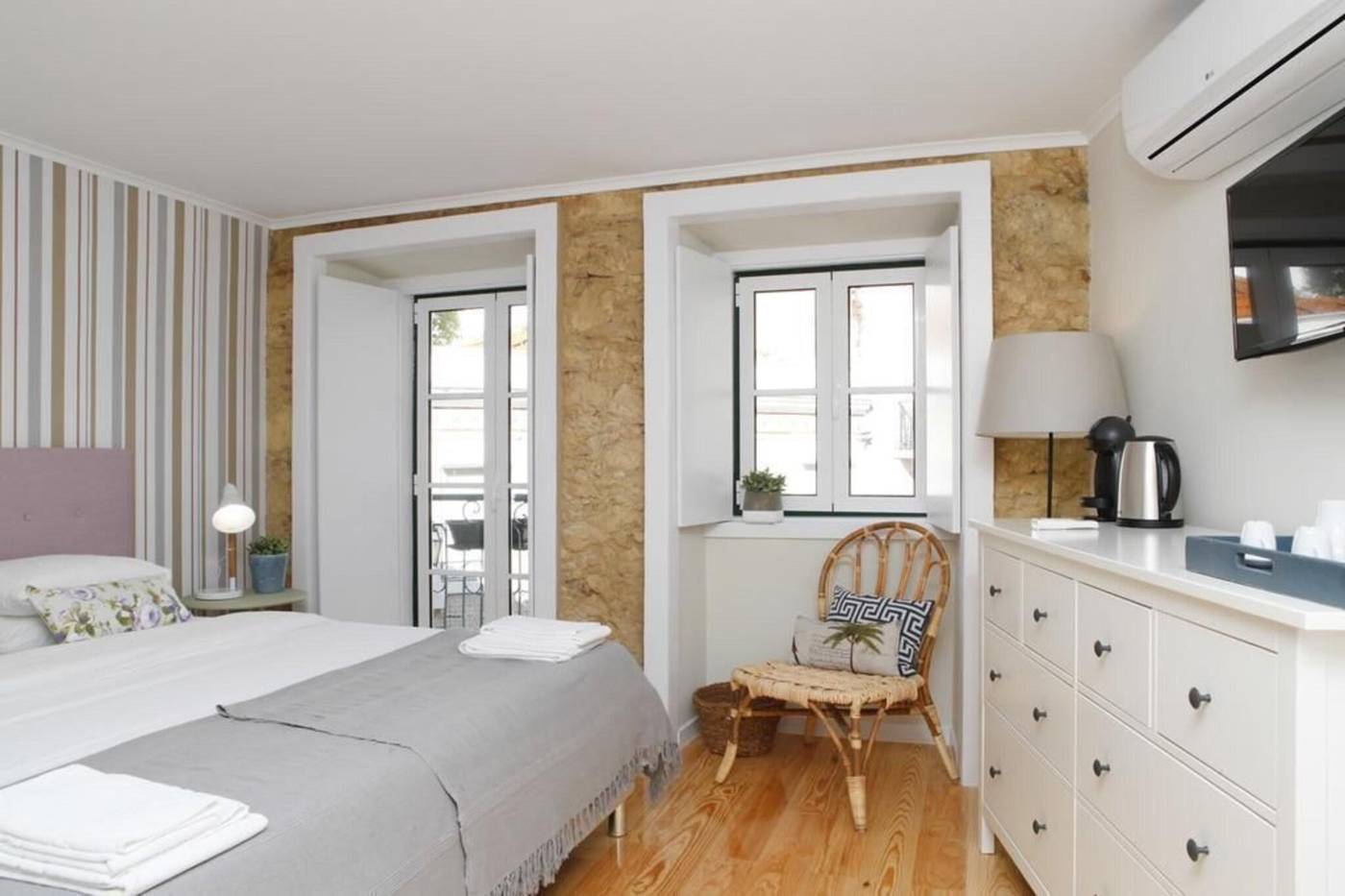 Flores-Guest-House-Room-5