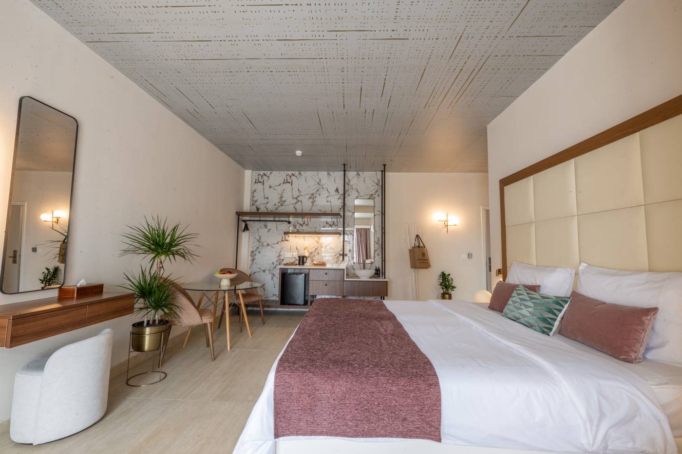 King-Jason-Paphos---Designed-for-Adults-Only-Room-37