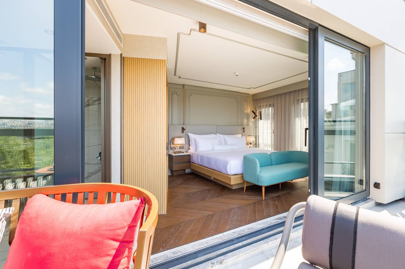 Stayso-The-House-Hotel-Room-5