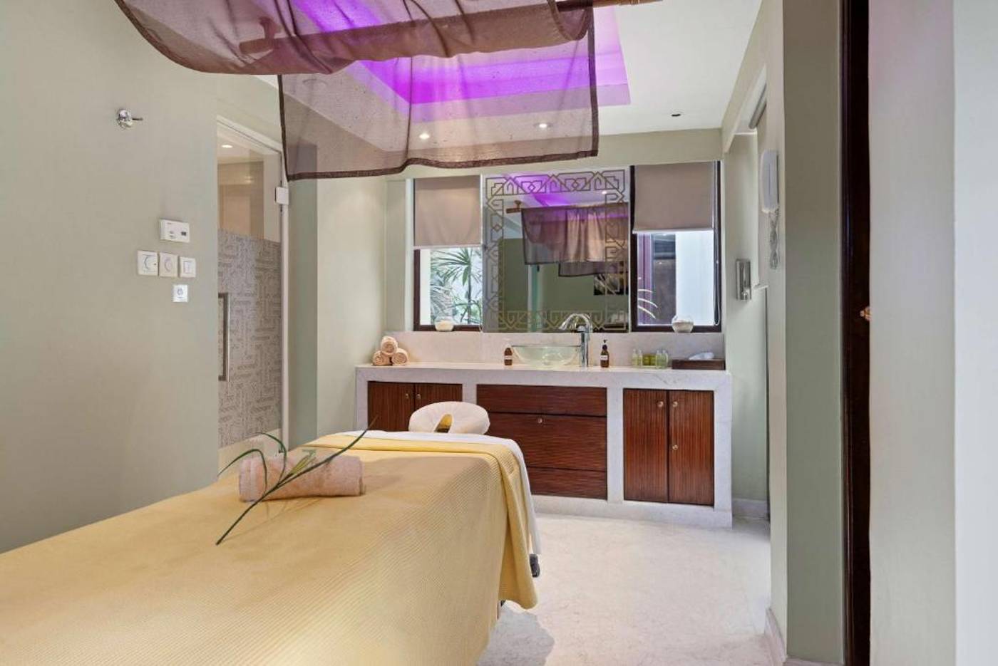 Hilton Luxor Resort & Spa